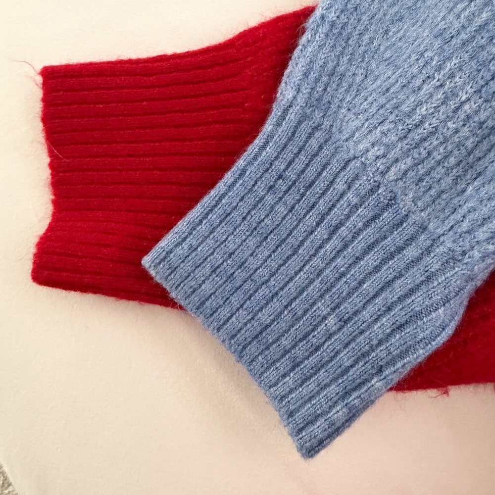 Gap sweaters - image 2